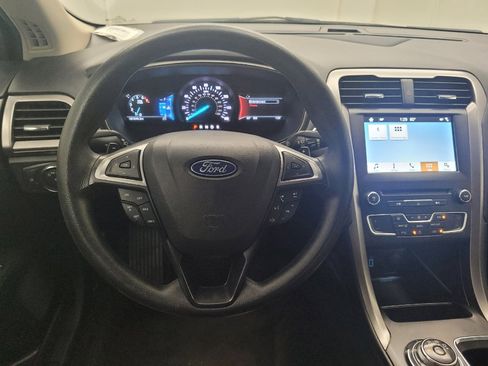 Used 2018 Ford Fusion SE w/ Fusion SE Technology Package FWD image 22