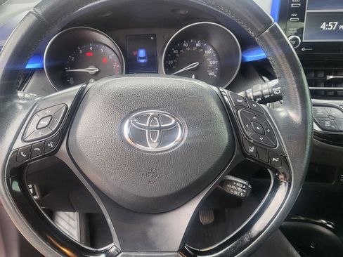 Used 2020 Toyota C-HR XLE image 27