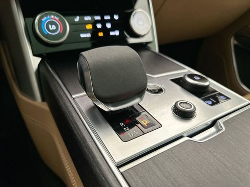 Certified 2023 Land Rover Range Rover SE AWD/4WD image 24