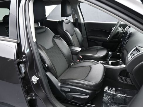 Used 2021 Jeep Compass Latitude image 33