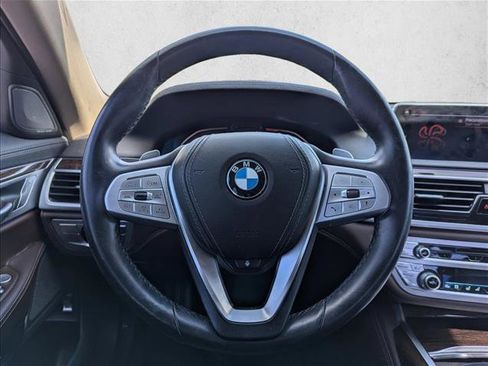 Used 2020 BMW 740i w/ Premium Package image 15