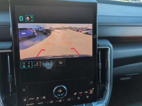 Used 2025 GMC Yukon Denali image 9