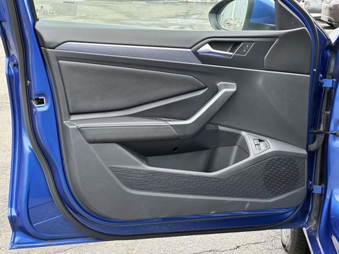 Used 2024 Volkswagen Jetta SE w/ Panoramic Sunroof Package image 16