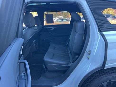 Certified 2025 Audi Q7 3.0T Premium Plus w/ Premium Plus Package image 33