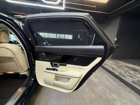 Used 2016 Jaguar XJ L Portfolio image 40