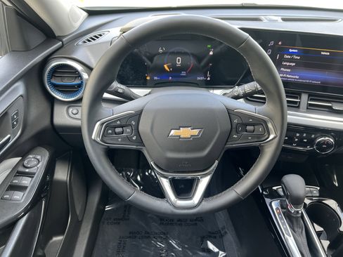 Used 2026 Chevrolet Trax LT w/ Driver Confidence Package FWD image 25