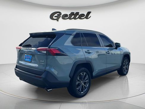 Used 2022 Toyota RAV4 XLE Premium AWD/4WD image 5