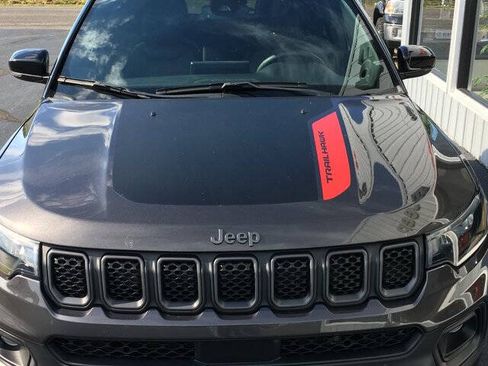 Used 2024 Jeep Compass Trailhawk w/ Sun and Sound Group AWD/4WD image 5
