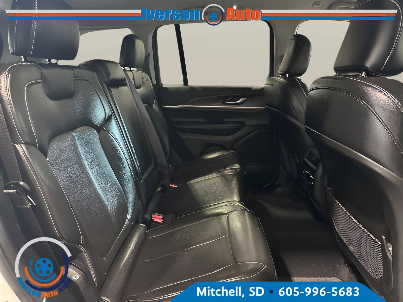 Used 2023 Jeep Grand Cherokee Limited AWD/4WD image 33