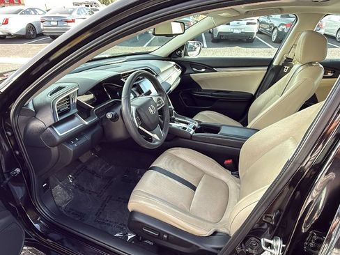 Used 2018 Honda Civic Touring image 10
