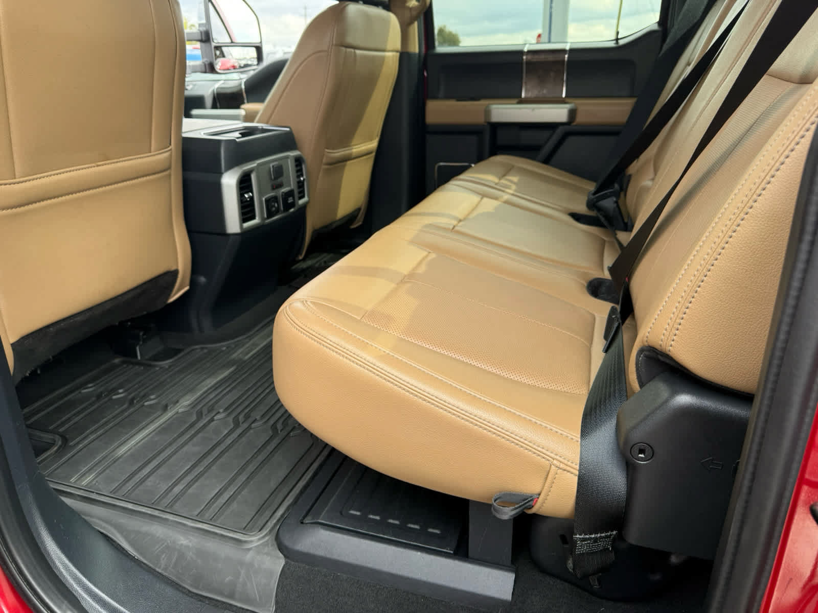 Used 2022 Ford F250 Lariat w/ Lariat Ultimate Package AWD/4WD image 5