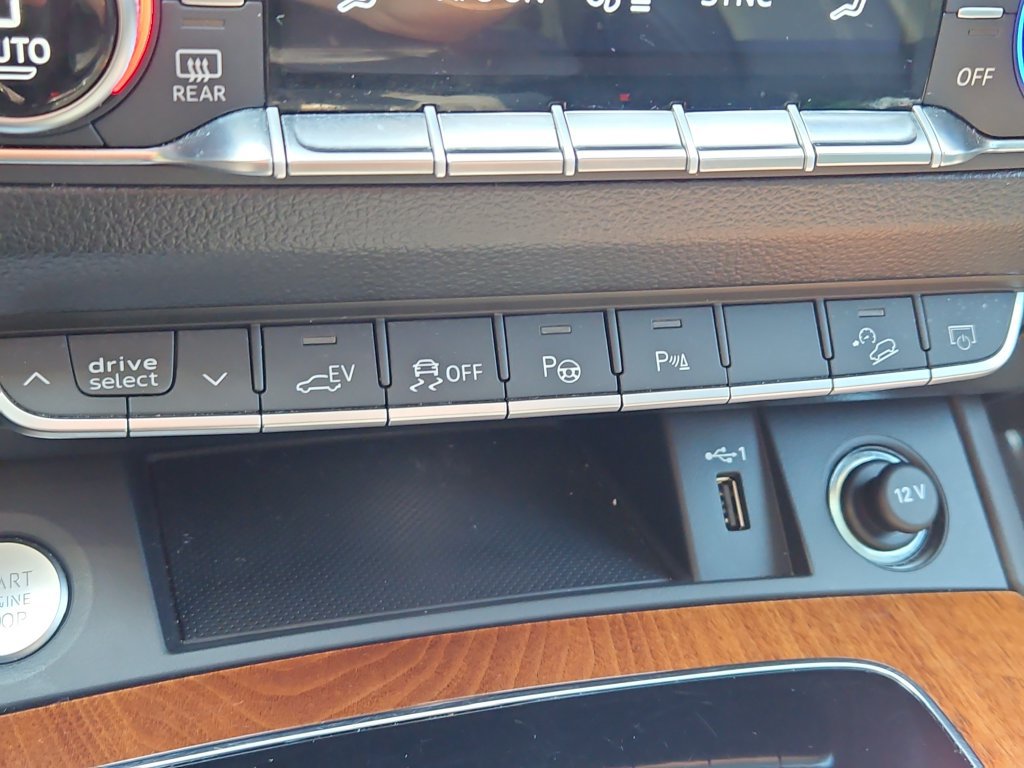Used 2023 Audi Q5 e Prestige w/ Prestige Package AWD/4WD image 19