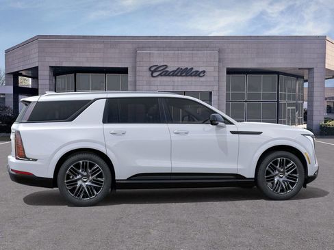 Certified 2026 Cadillac Escalade IQL Sport 1 w/ LPO, ONYX Package AWD/4WD image 5