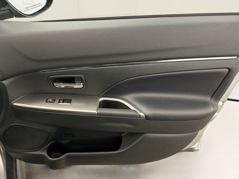 Used 2025 Mitsubishi Outlander Sport SE image 32