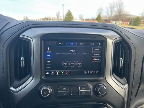 Used 2020 Chevrolet Silverado 1500 LTZ w/ LTZ Premium Package image 28