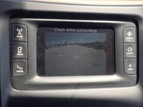 Used 2016 Jeep Cherokee Latitude AWD/4WD image 3