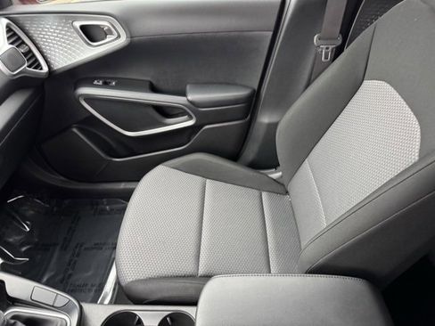 Used 2021 Kia Soul LX image 20