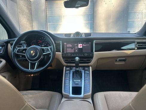 Used 2021 Porsche Macan image 14