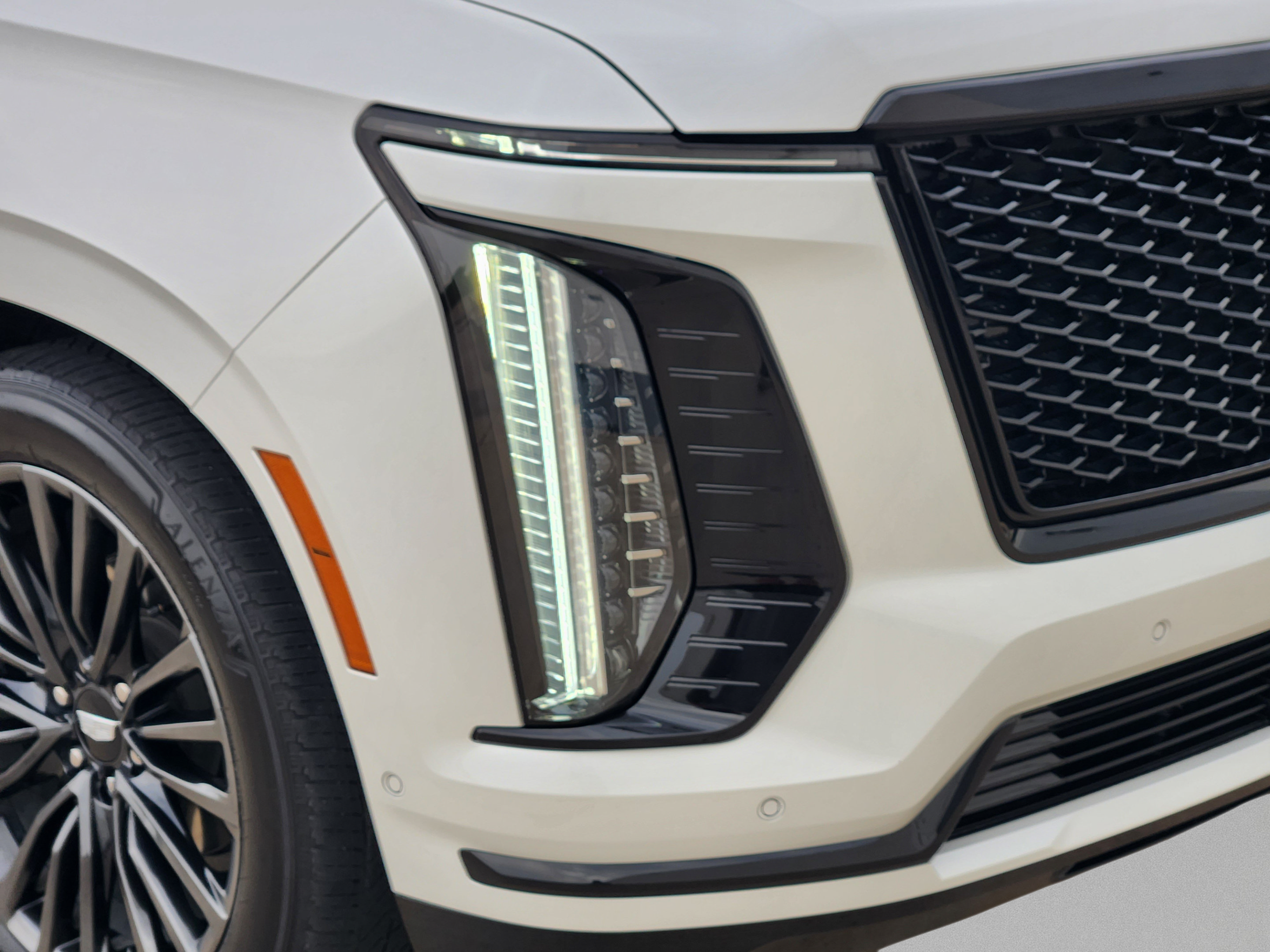Used 2025 Cadillac Escalade Sport Platinum AWD/4WD image 34
