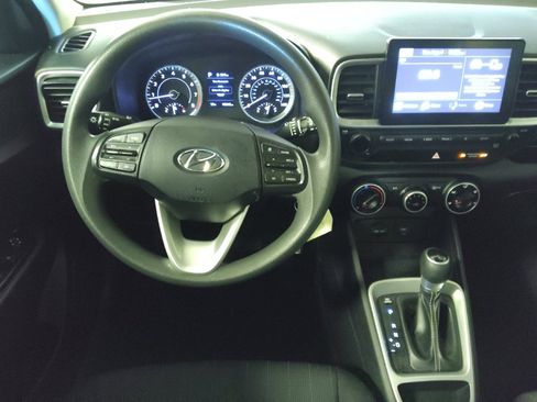 Used 2020 Hyundai Venue SE FWD image 22