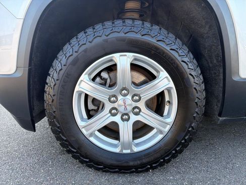 Used 2017 GMC Acadia SLE w/ LPO, Floor Liner Package AWD/4WD image 21