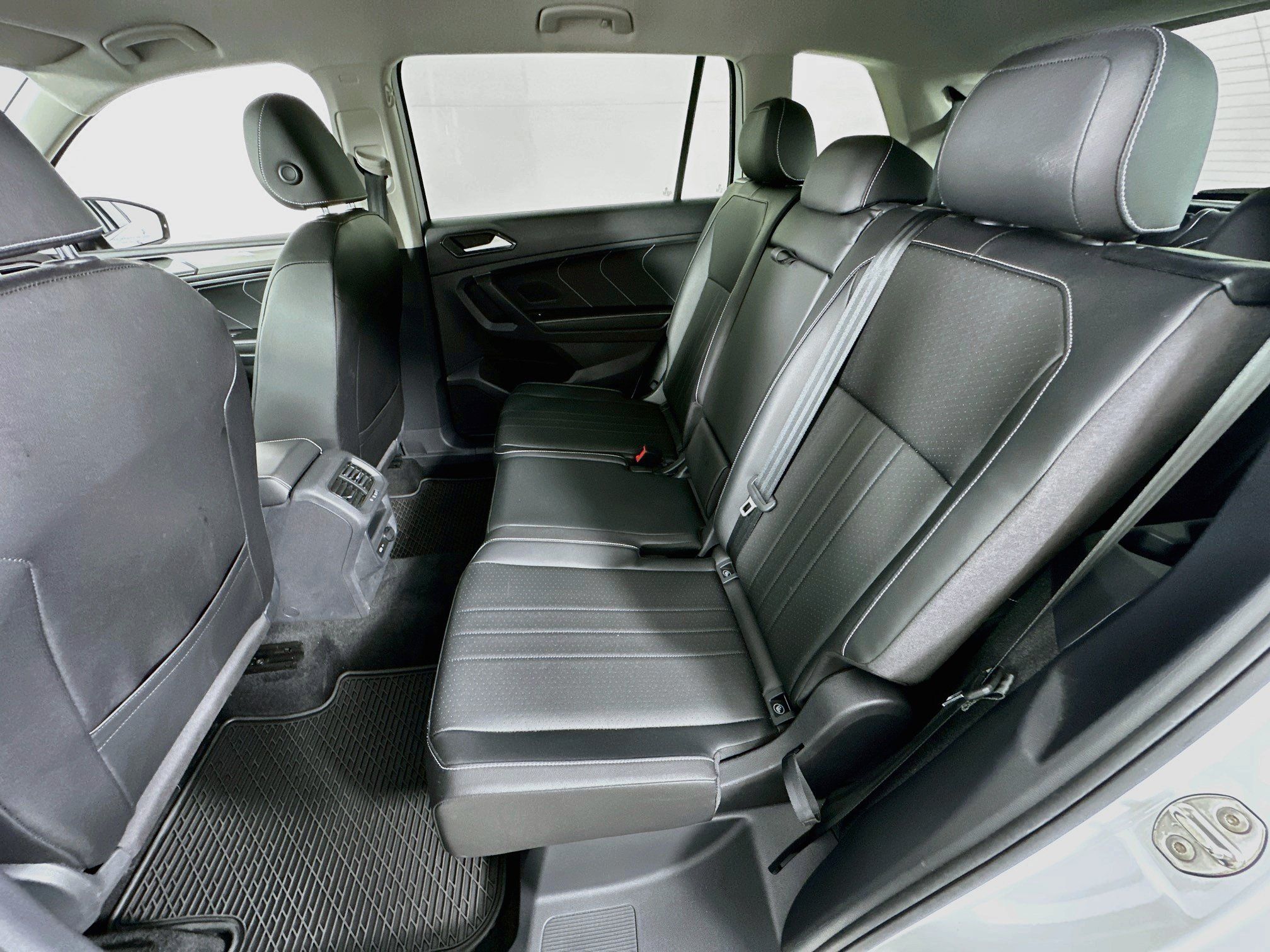 Used 2022 Volkswagen Tiguan SE FWD image 23