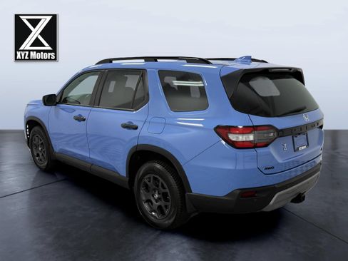Used 2023 Honda Pilot TrailSport image 4