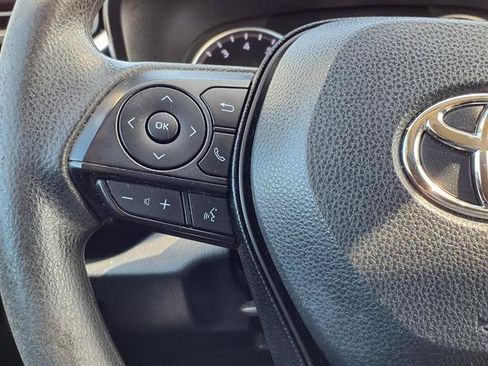 Used 2019 Toyota RAV4 XLE FWD image 16