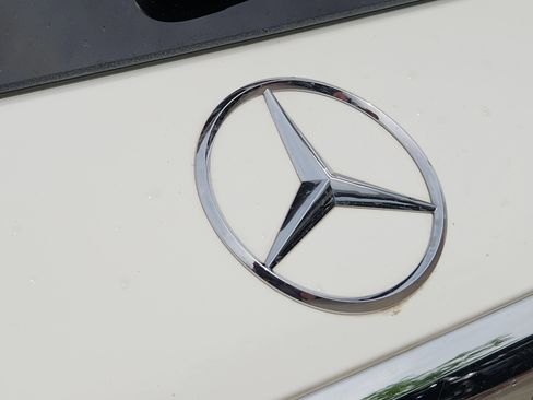 Used 2025 Mercedes-Benz GLS 450 4MATIC image 10