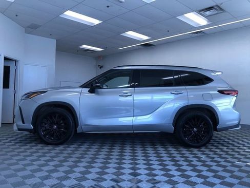 Used 2025 Toyota Highlander XSE image 14