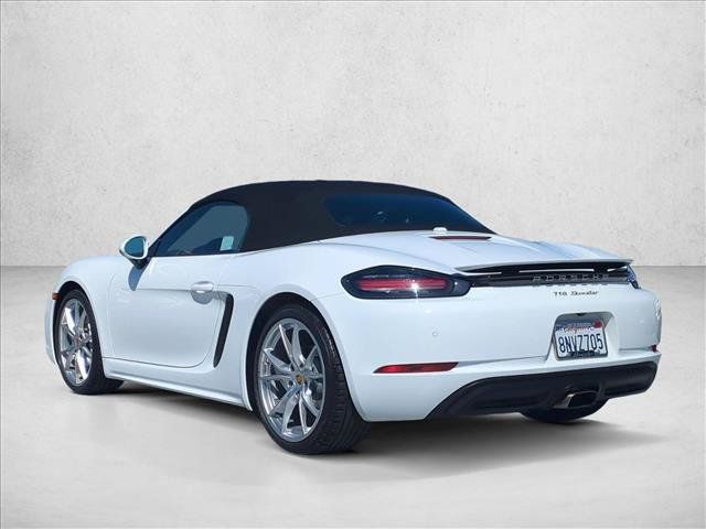 Used 2017 Porsche 718 Boxster RWD image 8