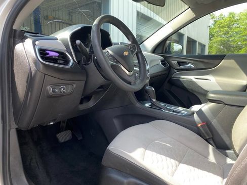 Used 2021 Chevrolet Equinox LS FWD image 22