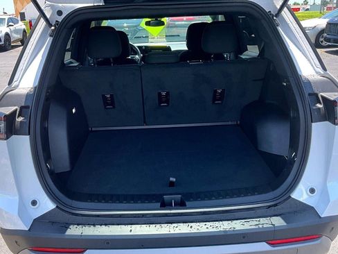 Used 2026 Chevrolet Equinox LT FWD image 4