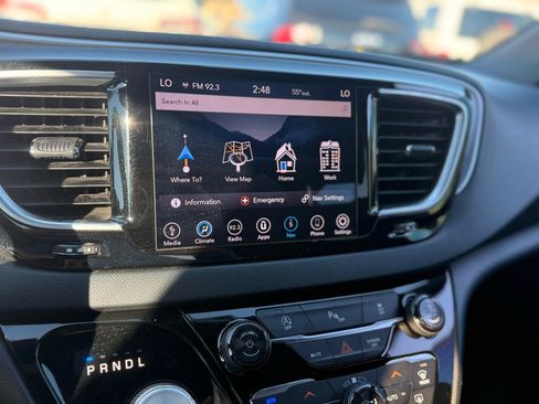 Used 2018 Chrysler Pacifica Touring Plus w/ S Appearance Package FWD image 21