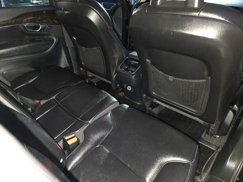 Used 2018 Volvo XC90 T6 Momentum w/ Convenience Package image 60