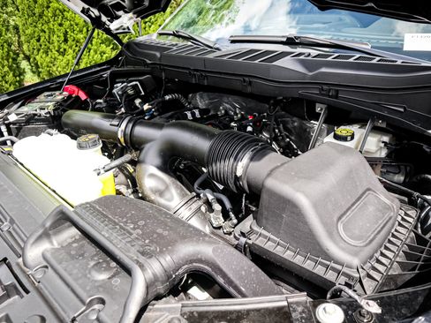 Used 2025 Ford F150 Lariat AWD/4WD image 34