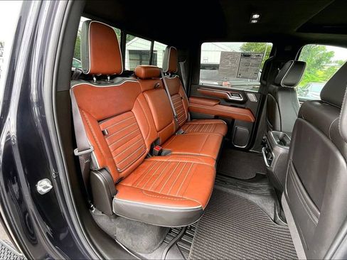 Used 2024 GMC Sierra 3500 Denali Ultimate AWD/4WD image 28