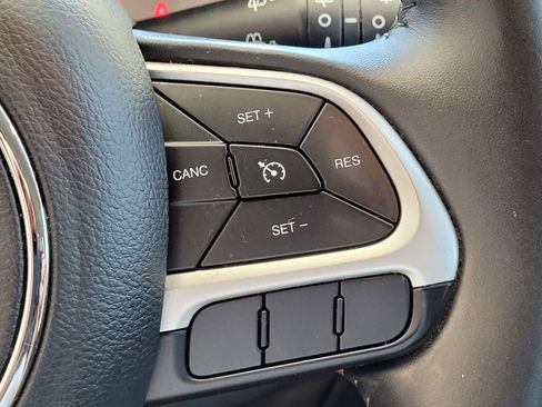 Used 2019 Jeep Compass Latitude w/ Popular Equipment Group FWD image 32