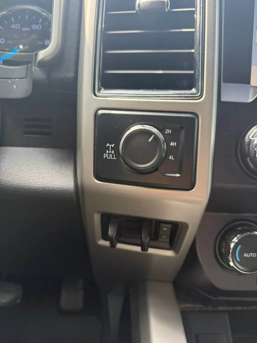 Used 2019 Ford F350 Lariat w/ Lariat Value Package AWD/4WD image 26