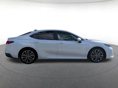 Used 2025 Toyota Camry XLE w/ Premium Plus Package FWD image 7