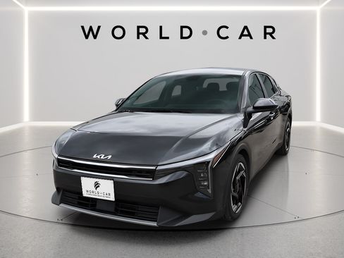 Certified 2025 Kia K4 EX FWD image 3