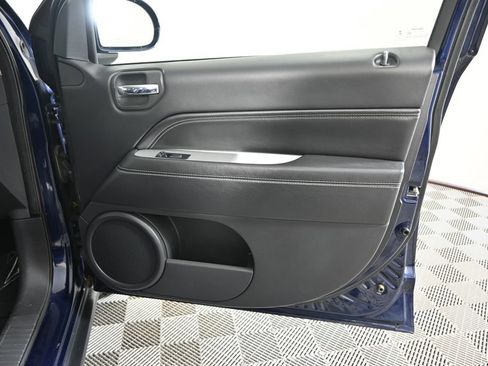 Used 2017 Jeep Compass High Altitude AWD/4WD image 12