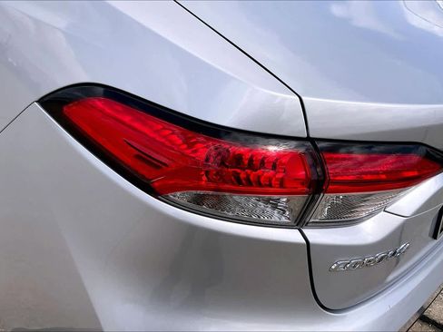 Used 2024 Toyota Corolla LE image 30