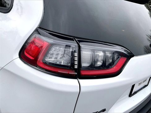 Used 2023 Jeep Cherokee Altitude Lux image 23