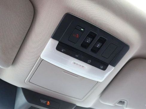 Used 2025 Nissan Pathfinder SL w/ SL Premium Package FWD image 20