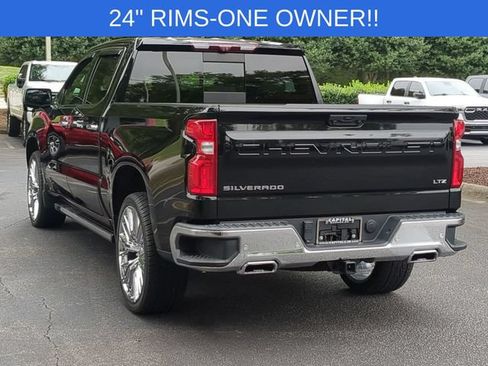 Used 2022 Chevrolet Silverado 1500 LTZ AWD/4WD image 3