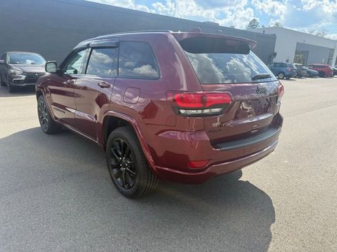 Used 2020 Jeep Grand Cherokee Altitude AWD/4WD image 8
