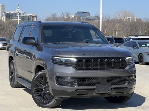 Used 2023 Jeep Wagoneer Series II image 1