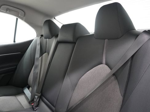 Used 2022 Toyota Camry LE image 13