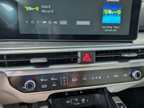 Used 2025 Kia Sorento S w/ Panoramic Sunroof Package FWD image 21